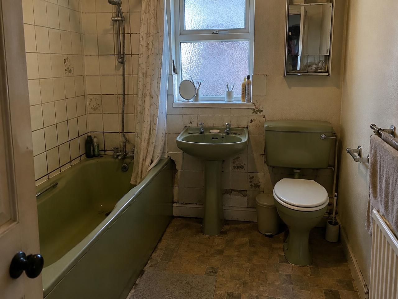 Family bathroom refit — before